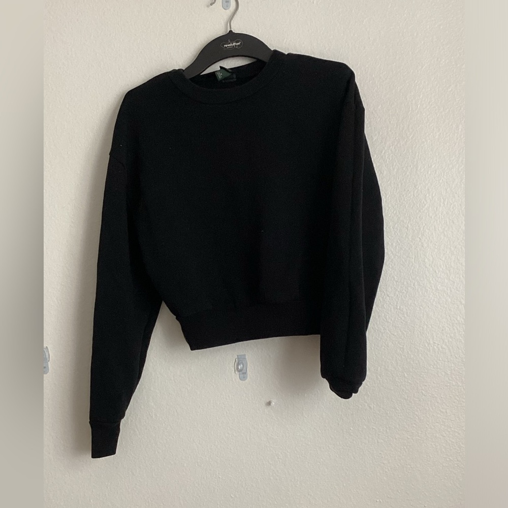 NWOT Wild fable woman’s Medium cropped hoodie black